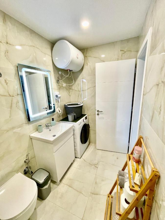 Central Studio Apartment 1, Tirana Eksteriør billede