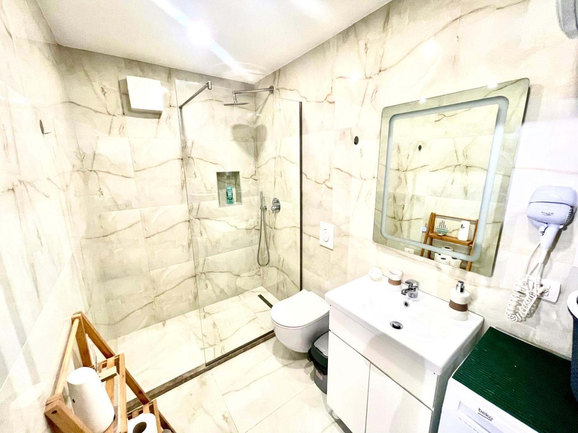 Central Studio Apartment 1, Tirana Eksteriør billede